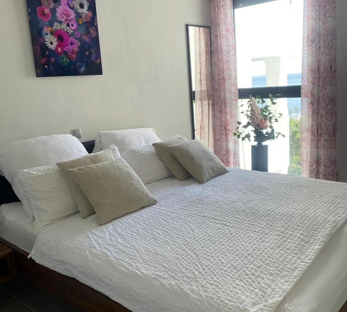 Luxury Penthouse Best Sea Views In Blue Suite 5302 마닐바